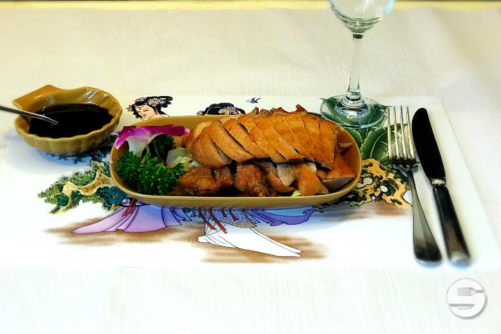 605. Cantonese lacquered duck - Restaurant Royale Chinois