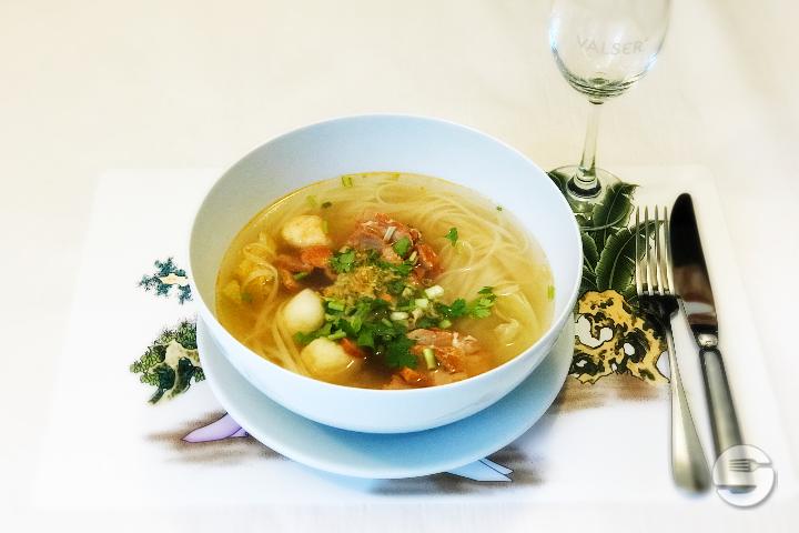 1004. Noodles with shrimps - Restaurant Royale Chinois