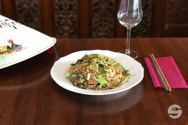 42.Nouilles de Riz Sautées aux Légumes Porc et Crevettes - Hoian BBQ