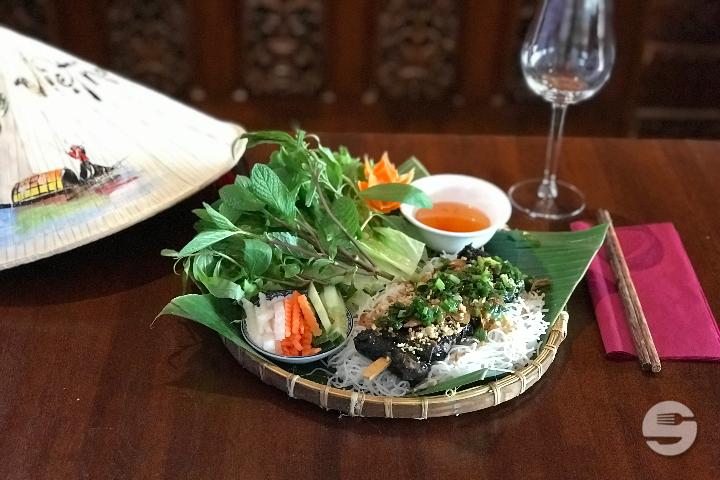 62. Fricandelles de Boeuf aux Feuilles de "Piper Lalot" - Hoian BBQ