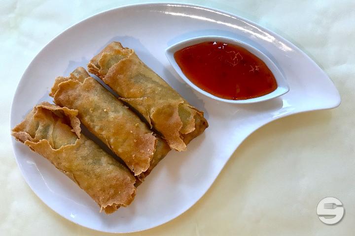 18 Vegetarian Spring rolls (3 pieces) - Delhi House