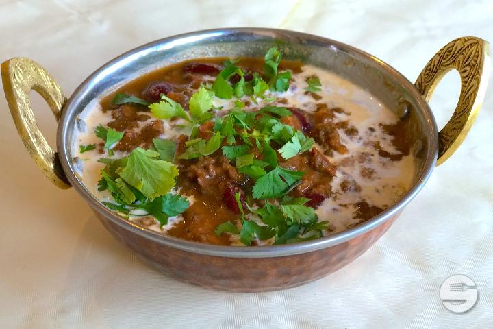 70 Dal Makhani - Delhi House