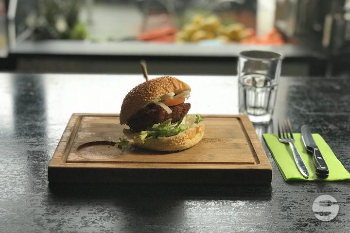 Chicken tartar sauce Burger - Blaqk Burger