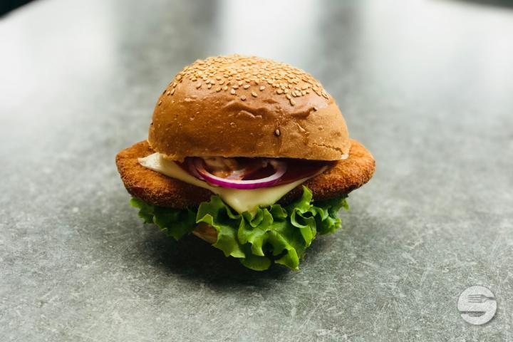 Classic Chicken Burger - Blaqk Burger