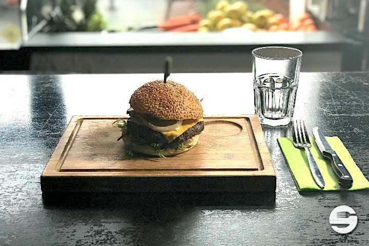 Cheese Burger - Blaqk Burger
