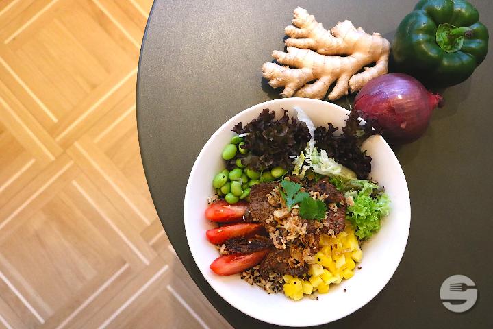 Crunchy Beef Bowl - Dean & David