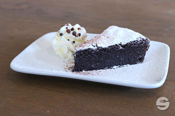 Lauwarmer Schokokuchen mit Rahm - Wilder Mann
