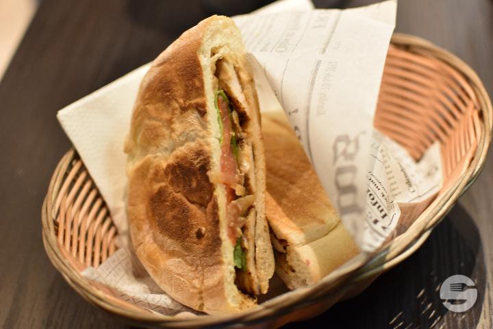 Breaded chicken sandwich - L'Artisan Sandwich
