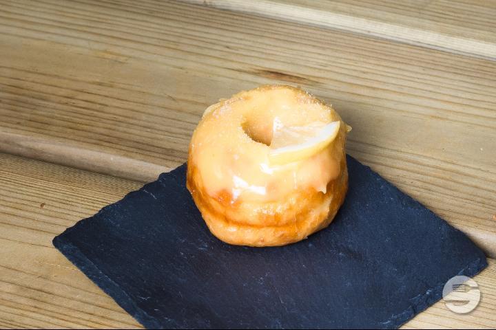Donut Citron Meringue - L'Artisan Sandwich
