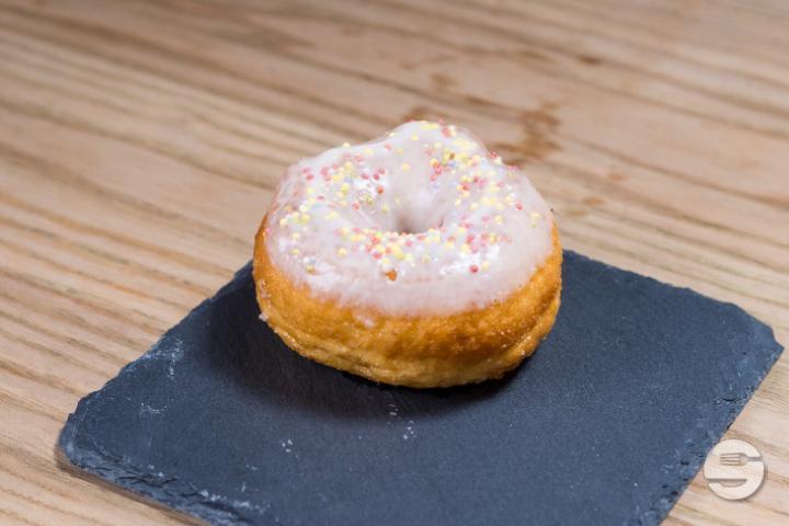 Melting White Donut - L'Artisan Sandwich