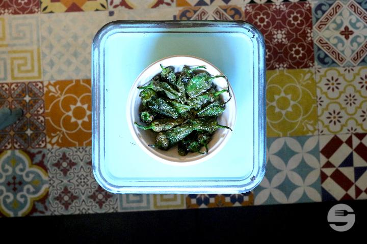 Racion de Pimientos del Padron 250g - Tapas and Friends