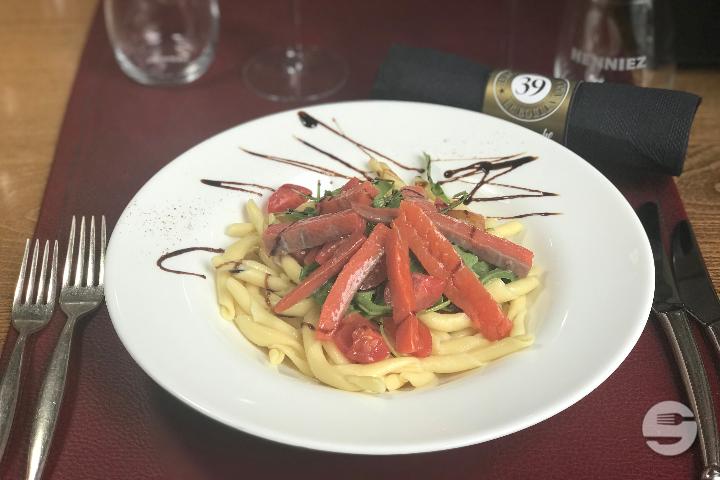 Pâtes au saumon - Brasserie Le Boulevard 39
