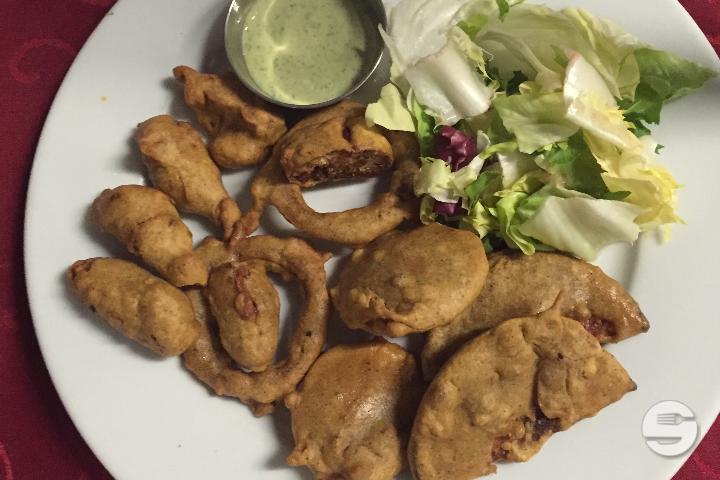 9. Mix pakoras - Indian Tandoori Corner