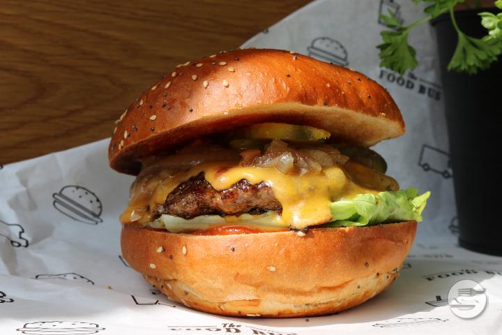 Cheesburger - The Food Bus (Jardin du Domino)