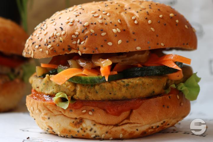 The Veggie Bus - The Food Bus (Jardin du Domino)