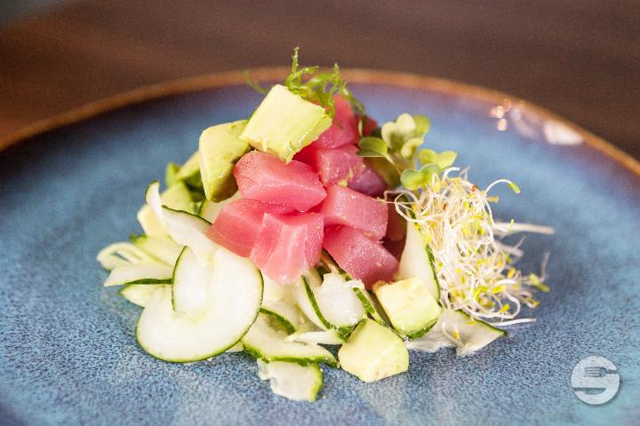 Tuna Avocado Salad (main) - Barfüsser Sushi Bar