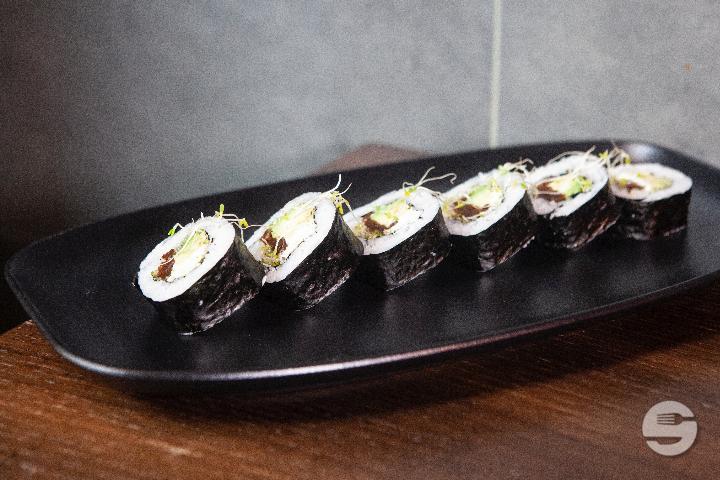 Sprouts Futomaki 6 Pcs. - Barfüsser Sushi Bar
