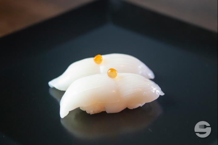 Nigiri Ika 2 Pcs. - Barfüsser Sushi Bar