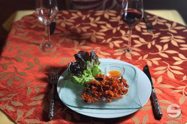 01 vegetables Bhajji - Devis Restaurant *
