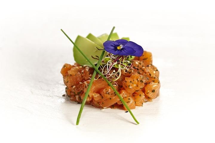 Salmon Avocado Tartar - Sushitime