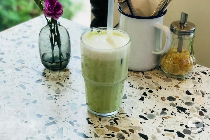 Iced Matcha Latte - Granola