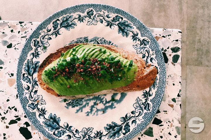 Avocado Toast - Granola