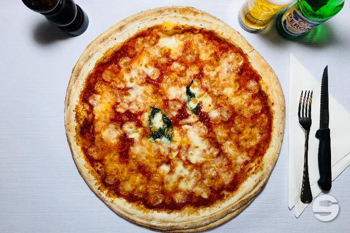 Pizza Margherita XXL - Ristorante Pizzeria Bella Donna