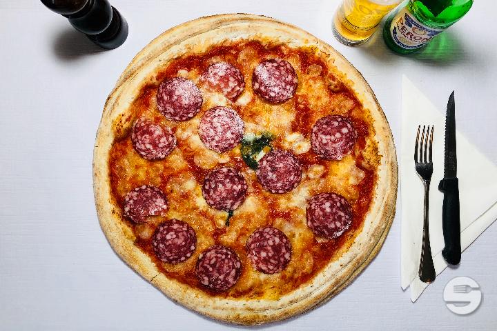 Pizza Salame XXL - Ristorante Pizzeria Bella Donna