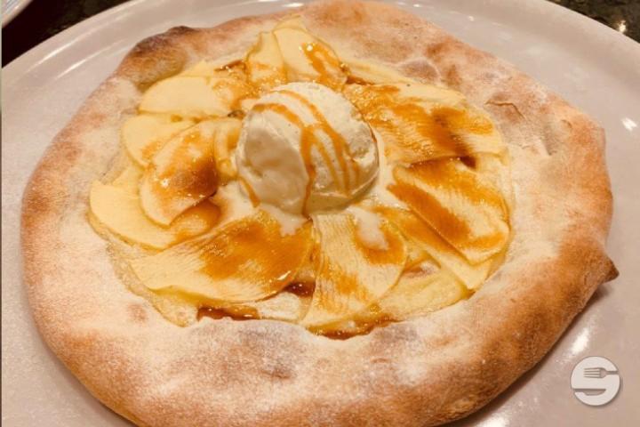 Pizza Dolce alla Mela - Pizzeria Ristorante Molino La Praille