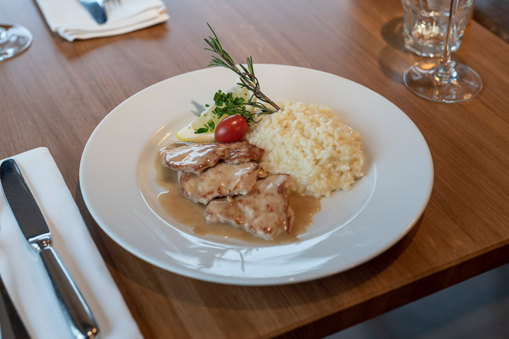 Scallopine al Limone - Pizzeria Ristorante Molino Molard