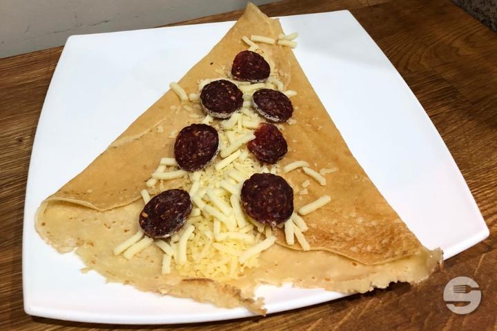 Crepe 4 cheese and salami sujuk spicy - Le 35 Pizzeria