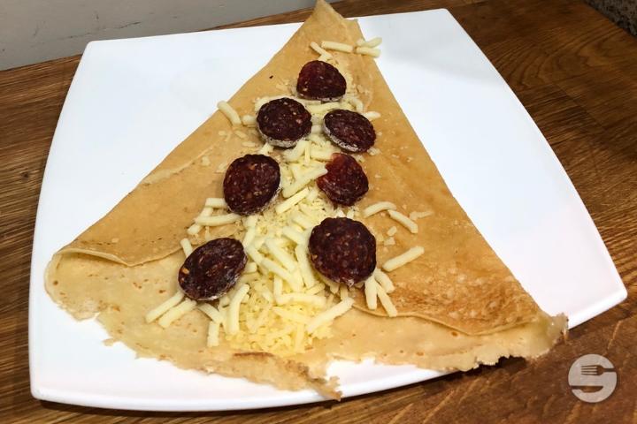 Crepe 4 cheese and salami sujuk - Le 35 Pizzeria