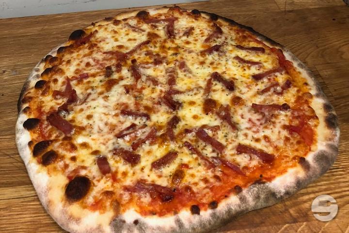 Pizza Salami - Le 35 Pizzeria
