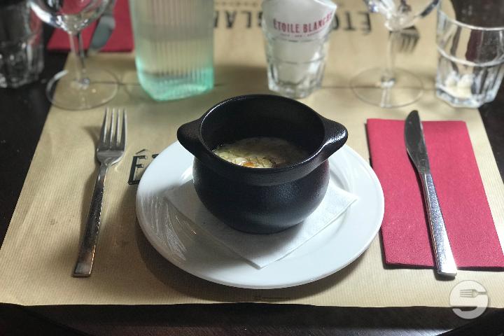 White Cheese, Honey and Almonds - Les Brunchs