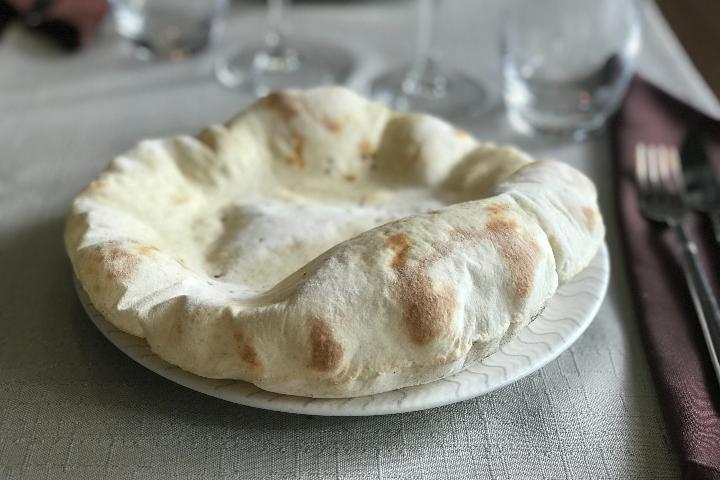 Yo'Mo warm homemade bread - Yo'Mo Lounge