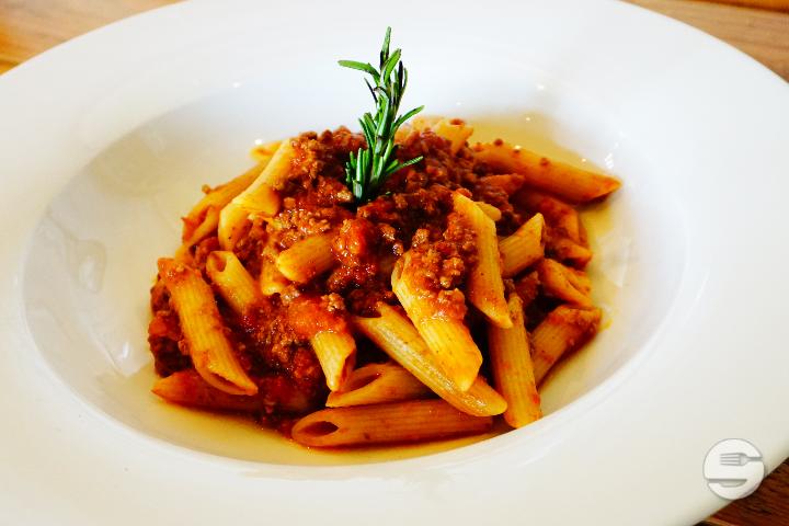 Pennette with ragu - 4 Leoni Firenze