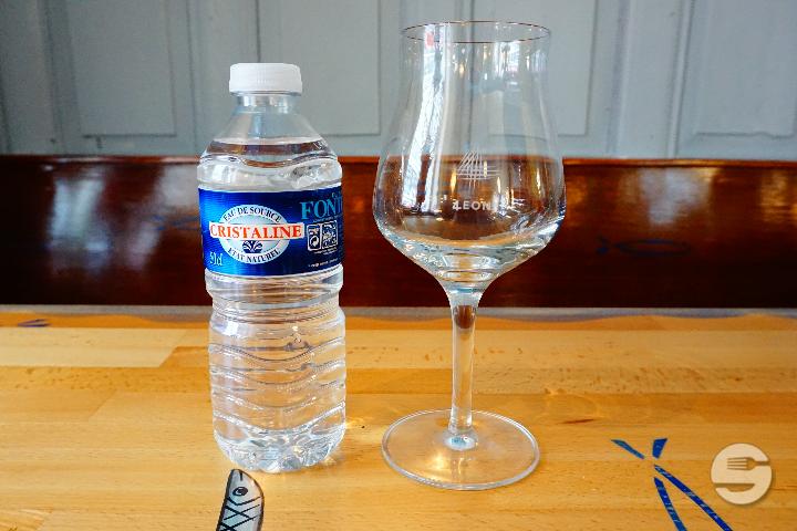 Wasser mit Kohlensäure - 4 Leoni Siracusa