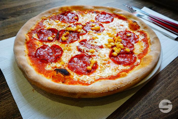Pizza Salami - Maihof