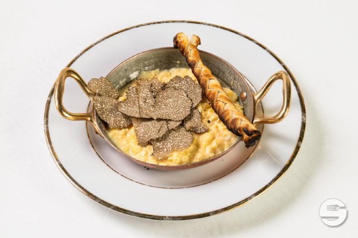 Brouillade of eggs, grated fresh truffle minute - Au Jeu de l'Arc