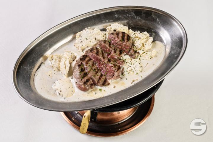 Beef steak with truffle cream - Au Jeu de l'Arc