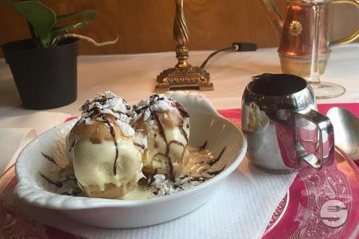 Chocolate vanilla profiteroles - Au Jeu de l'Arc