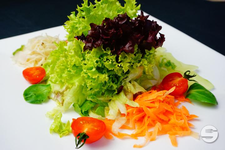 Colorful salad leaves - Roter Stein