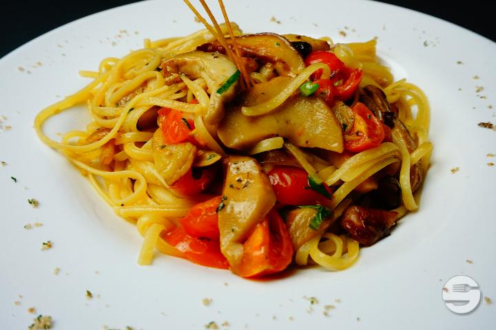 Tagliatelle Porcini e Panna - Roter Stein