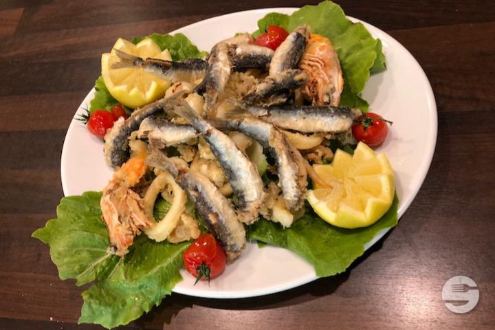 Fritto del Sud with a renewed basil tartar sauce - Olea