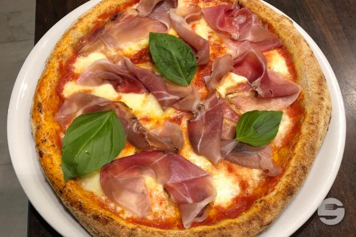 Pizza Crudo - Olea