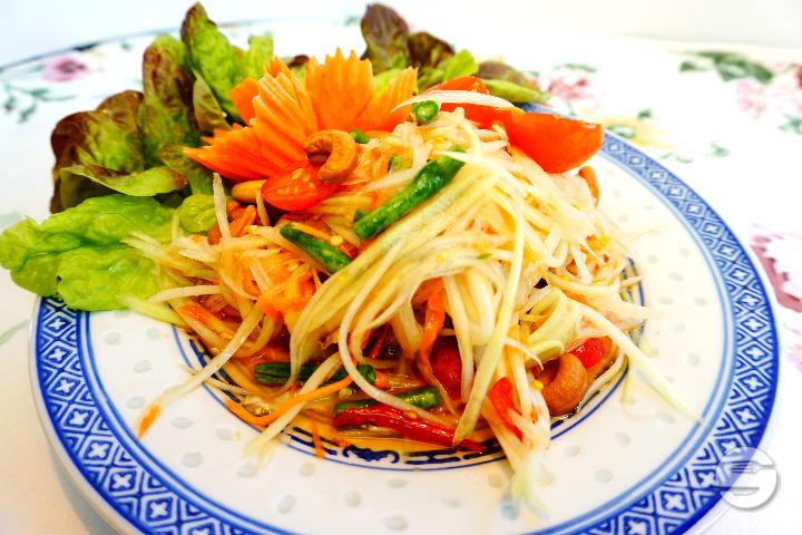 1. Som Tam Thai - Suwannaphum
