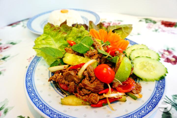 4. Yam Nuer - Suwannaphum