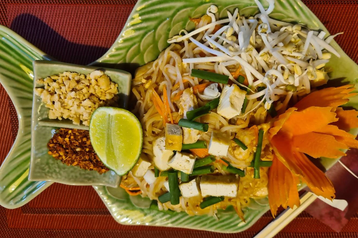 26. Phad Thai Gai - Suwannaphum