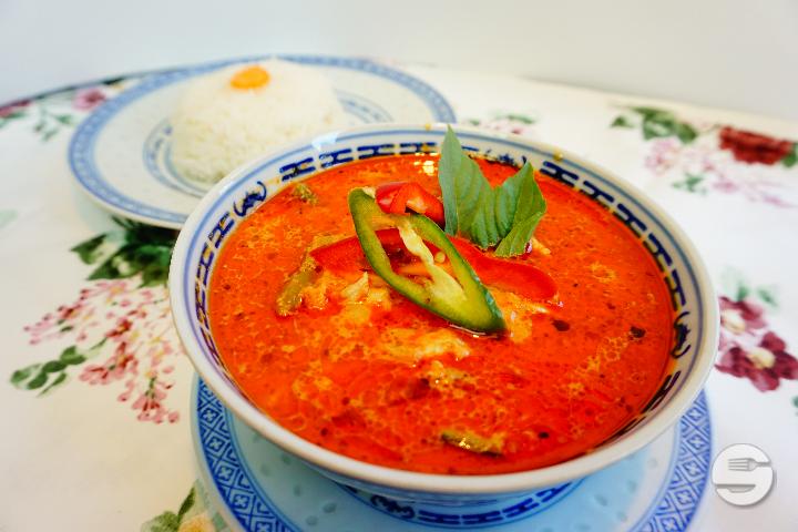 2. Gaeng Phed - Suwannaphum