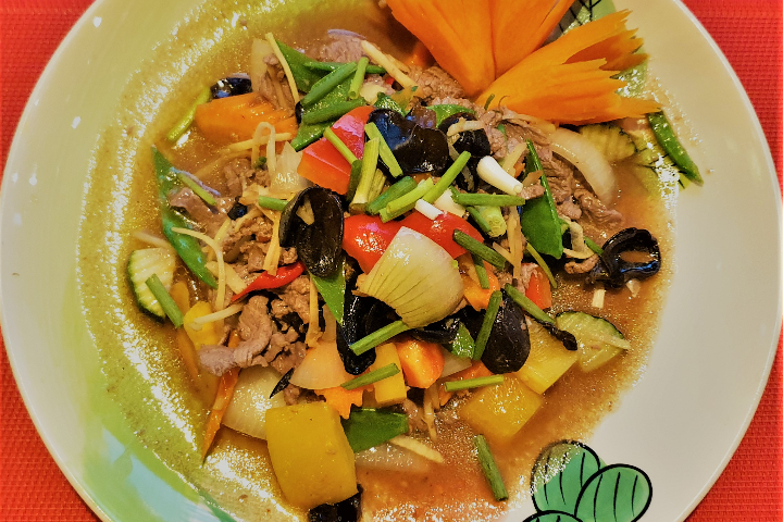 19. Nuer Phad Khing - Suwannaphum